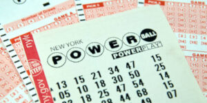 A California Resident tortenelmi 108 milliard dollaros Powerball Jackpotot kovetel