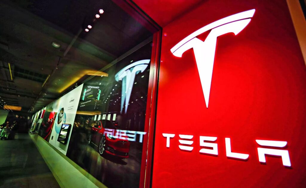 A Tesla bemutatotermet es szallitasi kozpontot nyit a Mohegan Sun