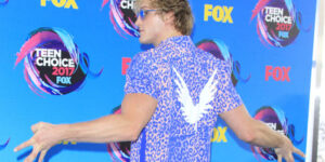 Logan Paul vs Dillon Danis eselyek ido es elorejelzes