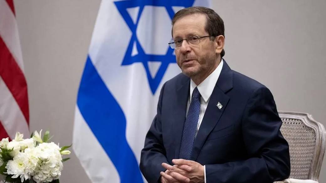 Kattintson a videó lejátszásához: „Senki sem tör meg minket”: Isaac Herzog izraeli elnök elítéli a Hamászt a „March for Israel” demonstráción