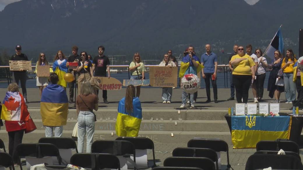 Click to play video: 'Vancouver rally held in support of Kherson flood victims after dam collapse in Ukraine'