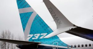 A Boeing problémás 737 MAX programjának vezetője a nyomás növekedésével távozik