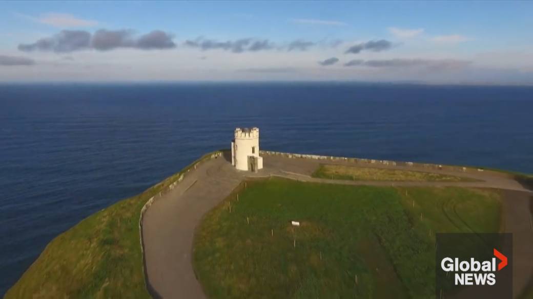 Kattintson a videó lejátszásához: „The Travel Lady: Touring Ireland”