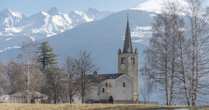 Egy 22 éves nőt holtan találtak vérveszteségben és nyaki sebben