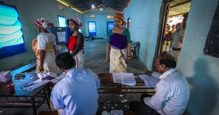 A világ legnagyobb választása Indiában kezdődik, amikor Modi a harmadik