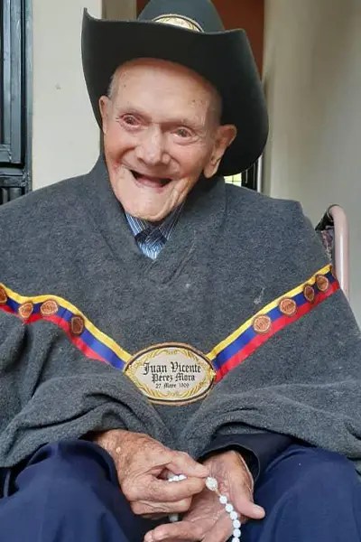 Juan Vicente Pérez mosolyog a kamerába.