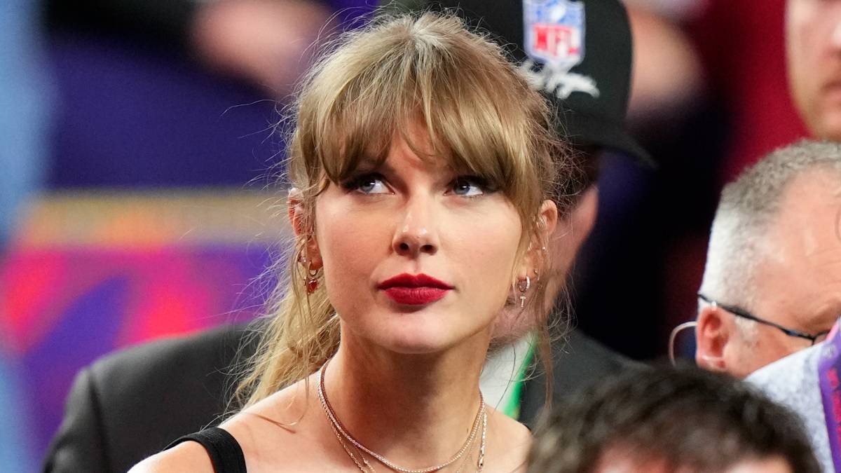 Kattints a videó lejátszásához: „Taylor Swift „sokkos állapotban” az Egyesült Királyságban elkövetett halálos késelés után, amelyben gyerekek érintettek egy tematikus iskolai táncot.